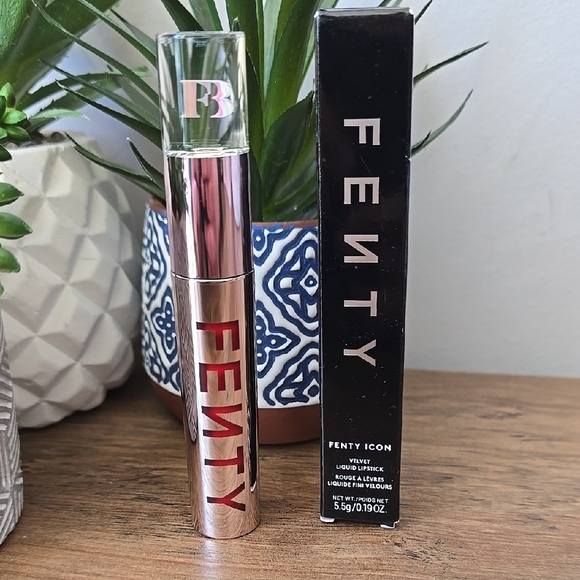 Fenty - Fenty Icon Velvet Liquid Lipstick in The MVP​​ - Picture 9 of 16